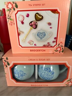 Bridgerton Pink Tea Steeper & Cream & Sugar Set